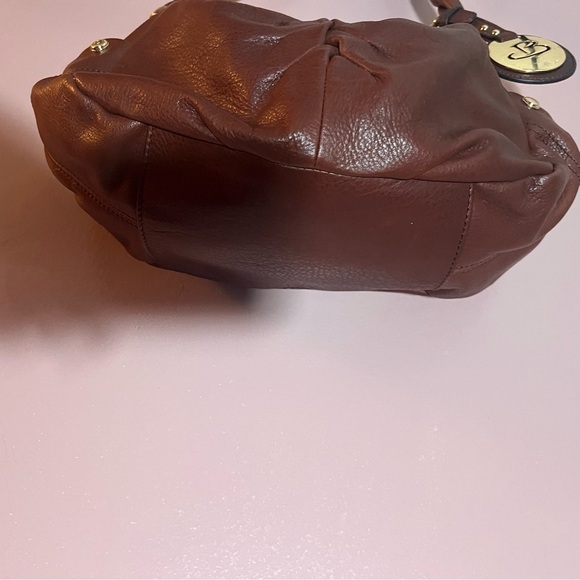 B. MAKOWSKY Brown LEATHER SATCHEL HANDBAG WITH Twisted STRAP SHOULDER PURSE - Picture 4 of 16